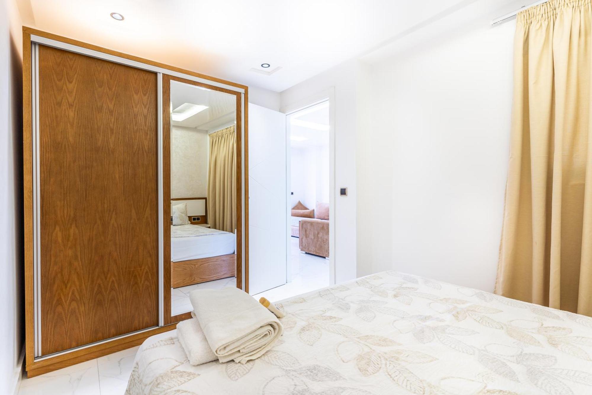 Hot Appar Luxury Suitemar M'dik Exteriör bild